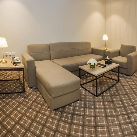 ריאד Burj Alhayat Hotel Suites Olaya מראה חיצוני תמונה