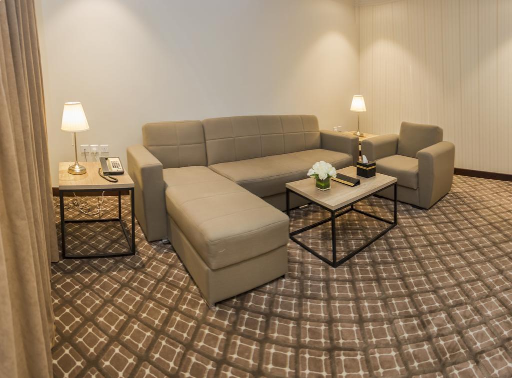 ריאד Burj Alhayat Hotel Suites Olaya מראה חיצוני תמונה
