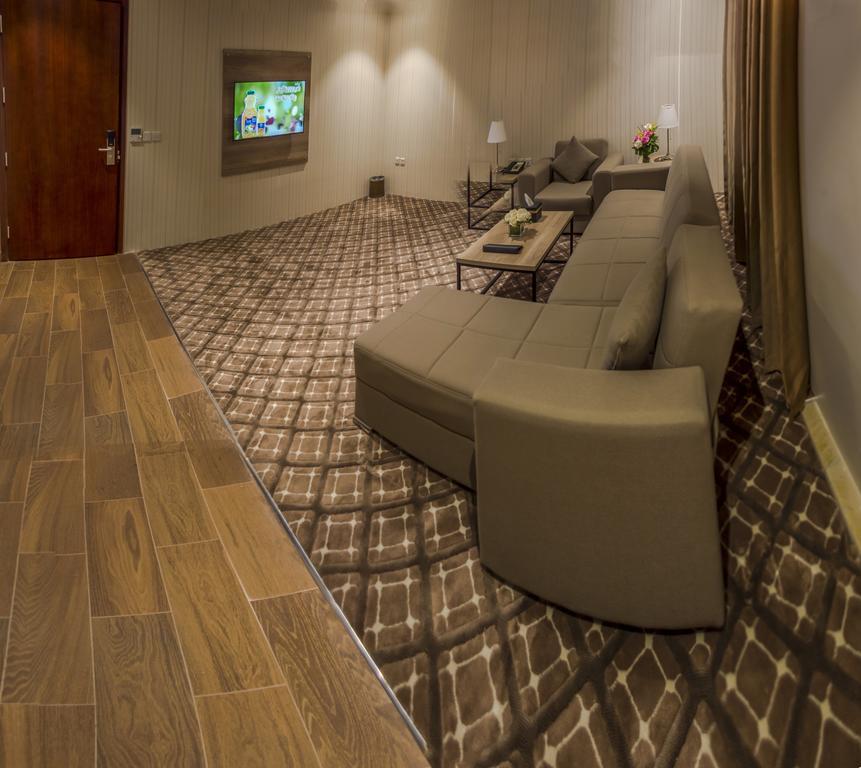 ריאד Burj Alhayat Hotel Suites Olaya מראה חיצוני תמונה