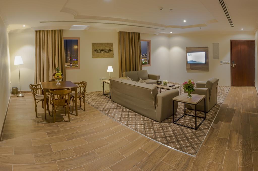 ריאד Burj Alhayat Hotel Suites Olaya מראה חיצוני תמונה